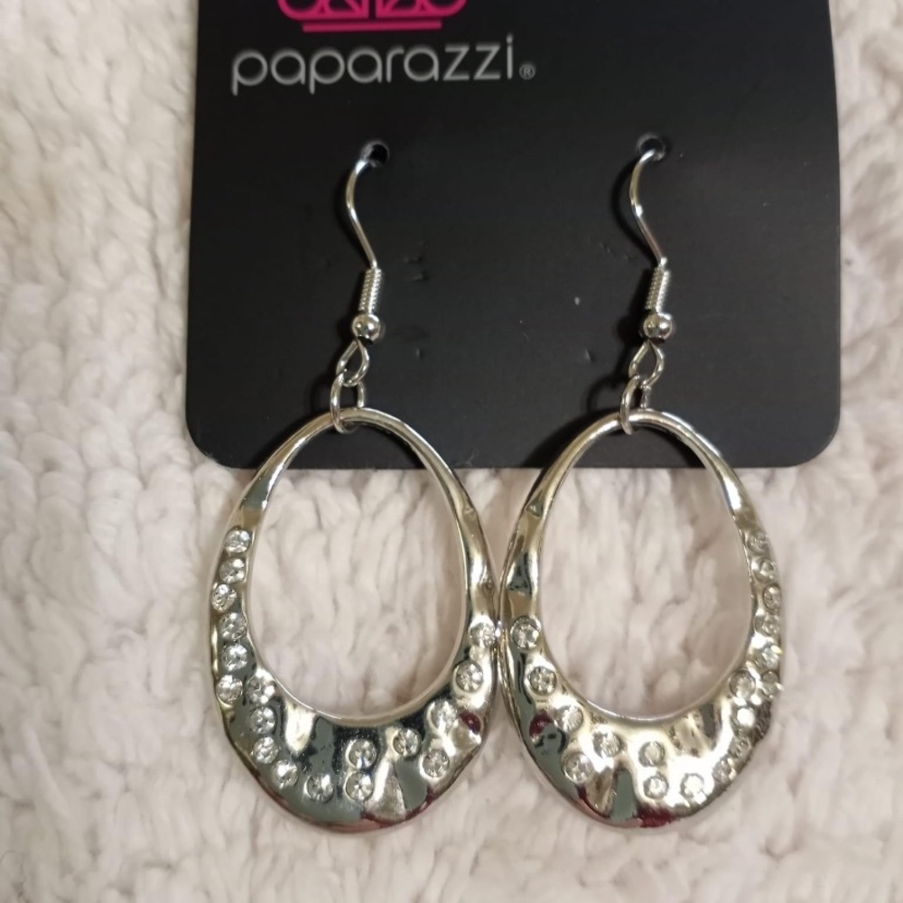 CLASSIC KEEPSAKE - WHITE  EARRINGS. NWT